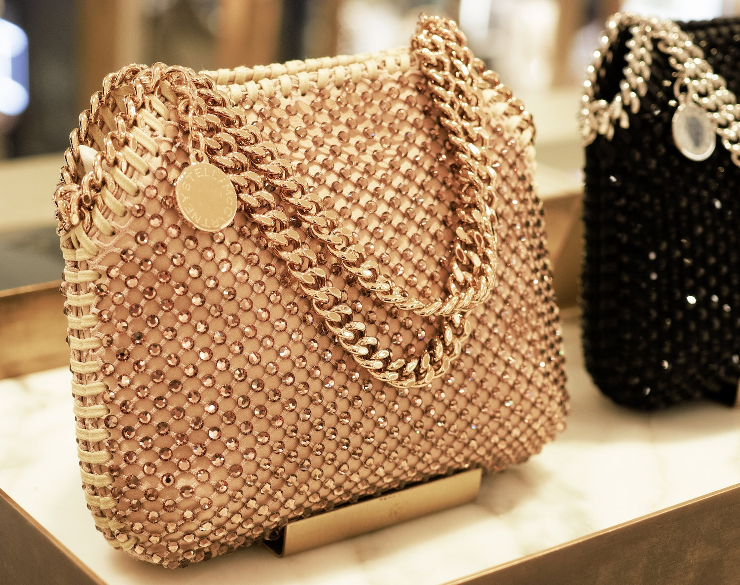 Stella McCartney: An Icon of Sustainable Fashion and Ethical Luxury