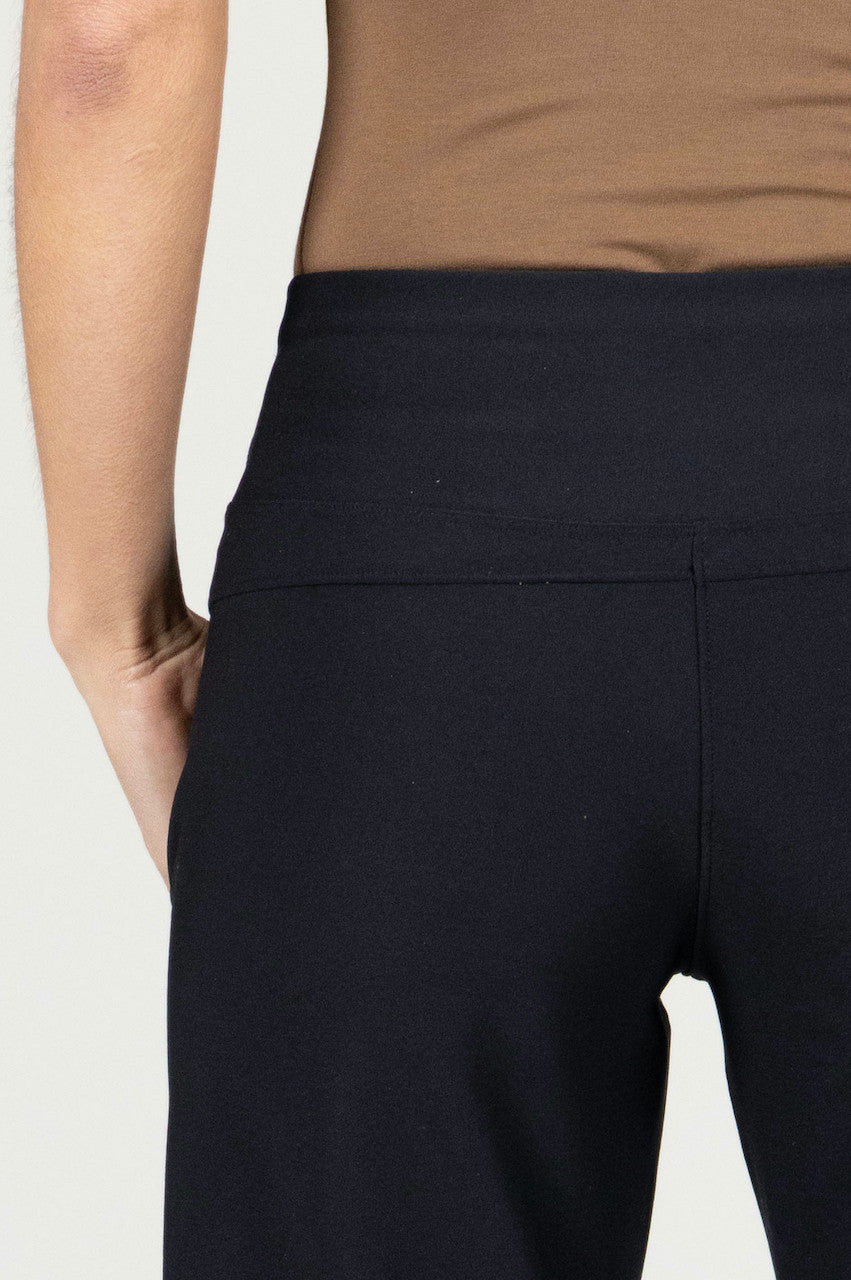 KiraGrace TRAVELER PANT: BLACK TRAVELFLEX