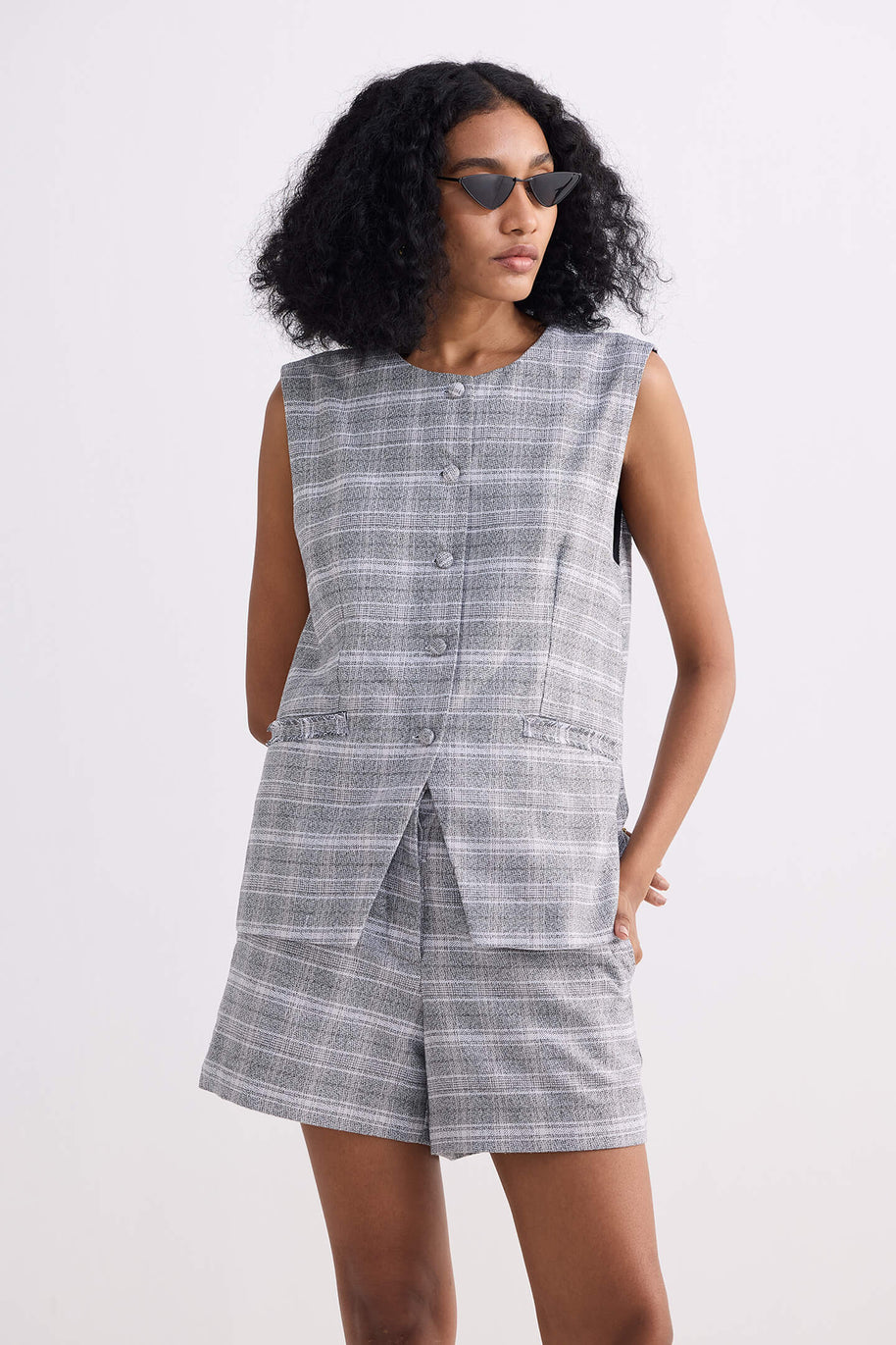 Reistor Cotton Tweed Shorts in Grey