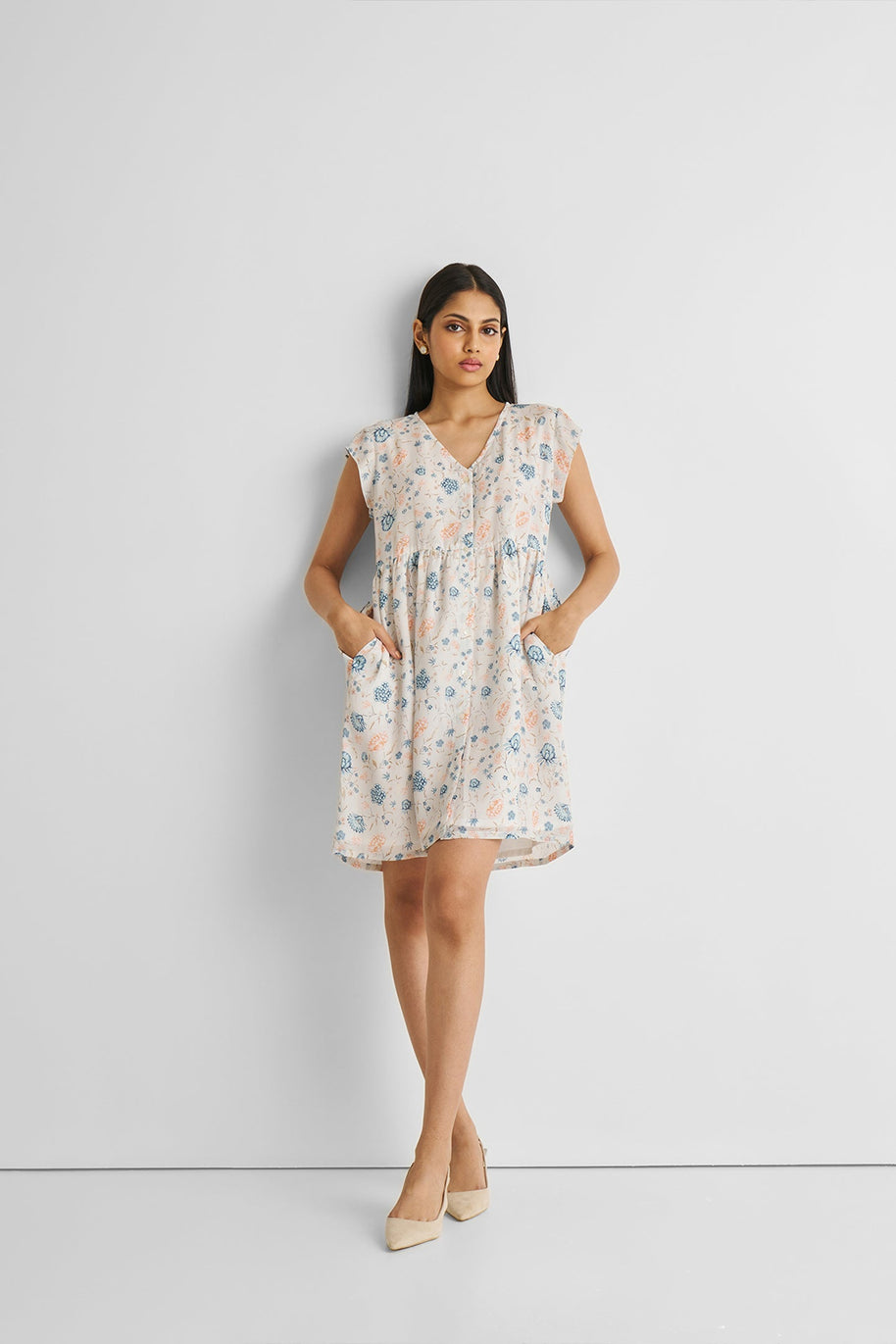 Reistor Cap Sleeved Short Dress in Florals