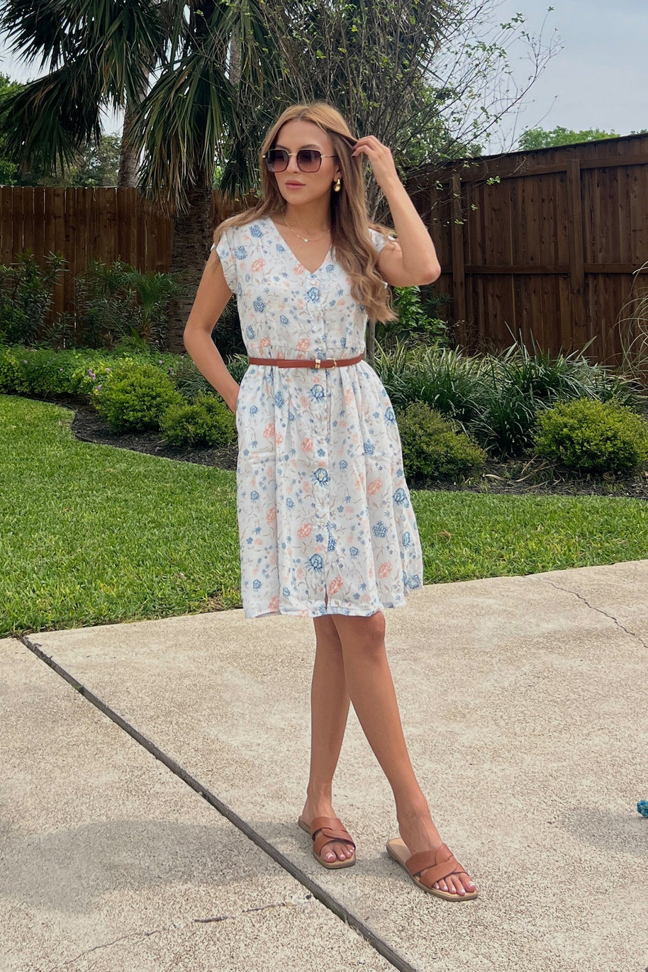Reistor Cap Sleeved Short Dress in Florals