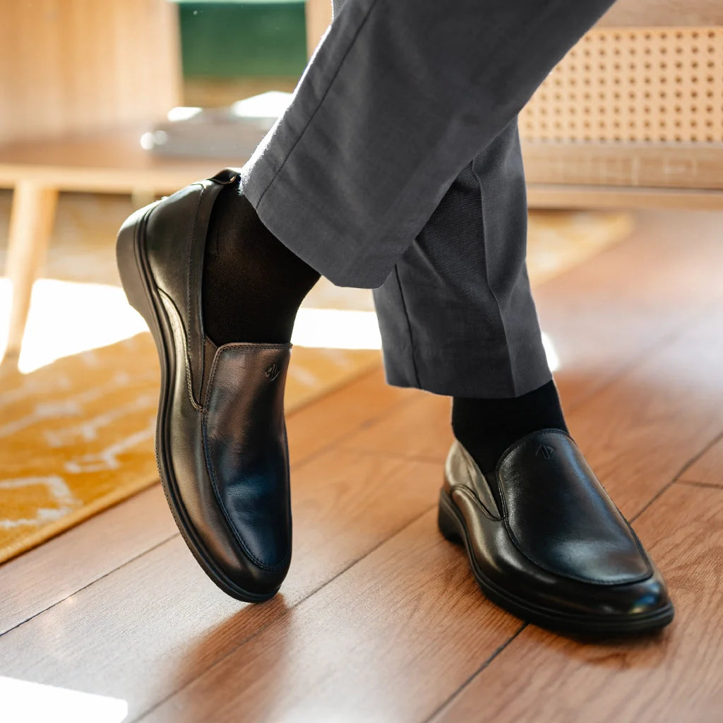 Amberjack Dress Socks (Obsidian)