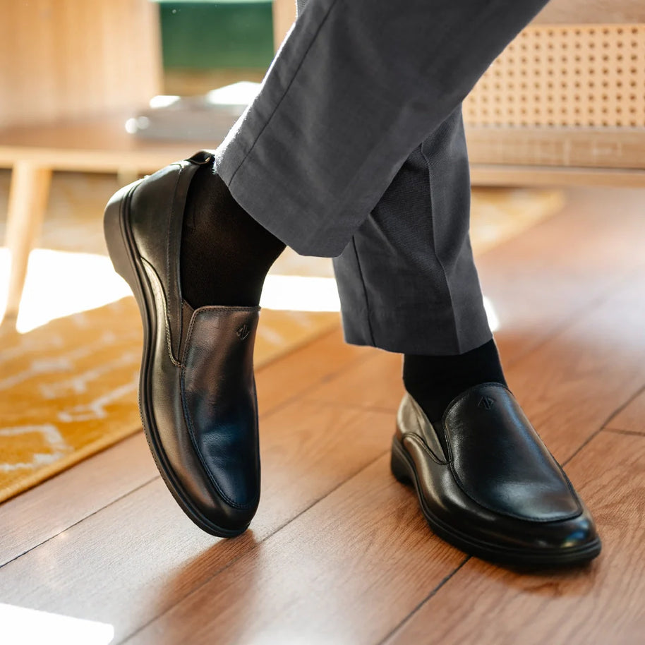 Amberjack Dress Socks (Obsidian)