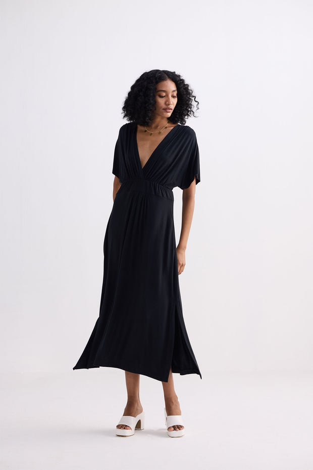 Reistor Flowy A-Line Maxi Dress with Side Slits in Black