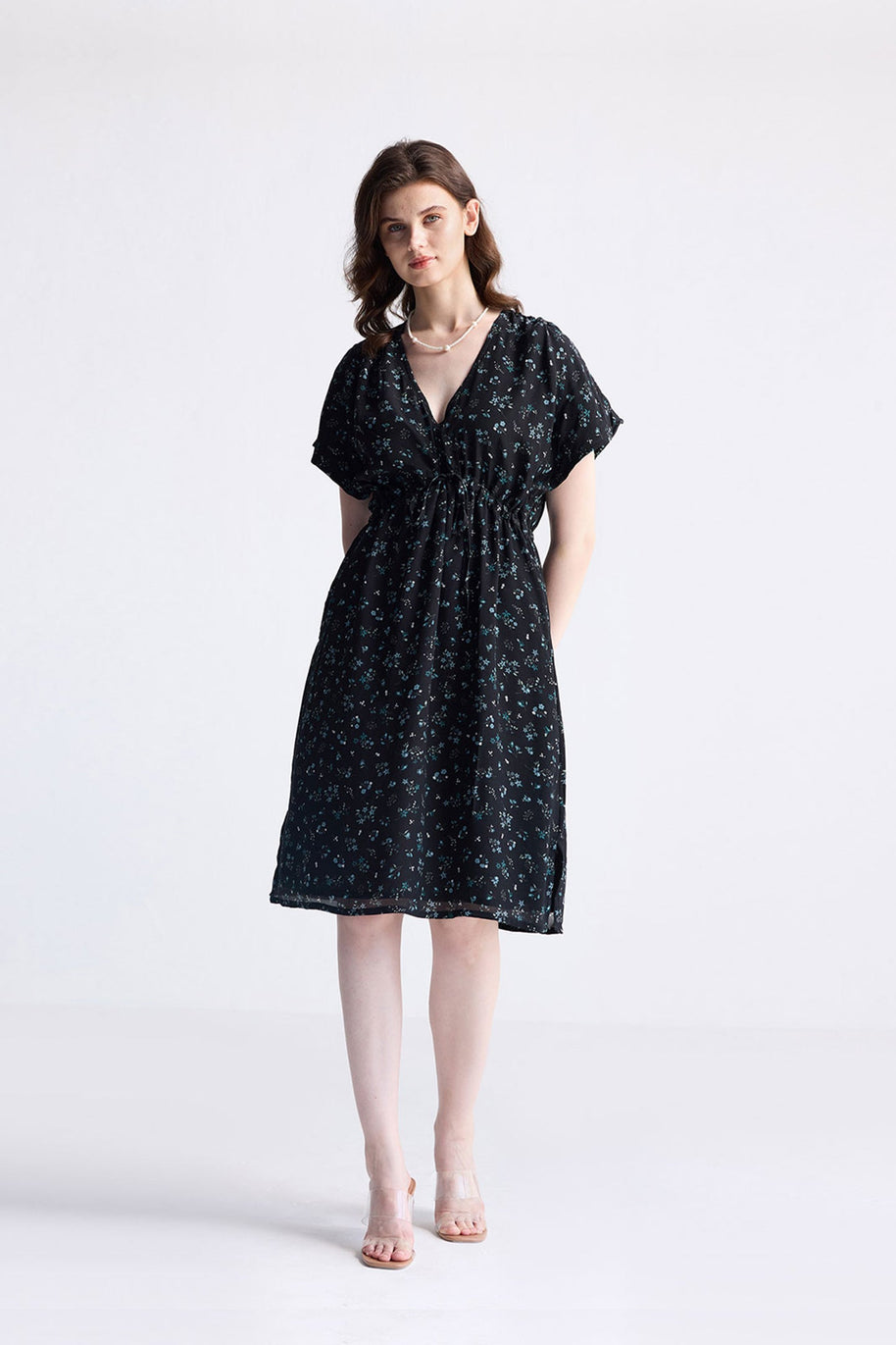 Reistor Gathered Knee-length Dress in Dark Blue Florals