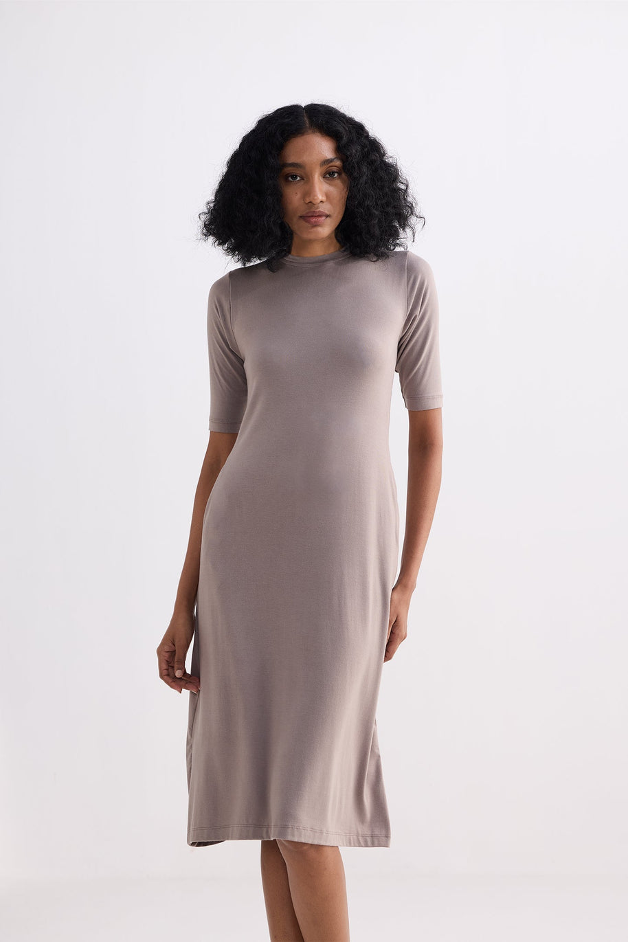 Reistor High Crew Neck Elbow Sleeves Fitted Dress in Dusty Brown