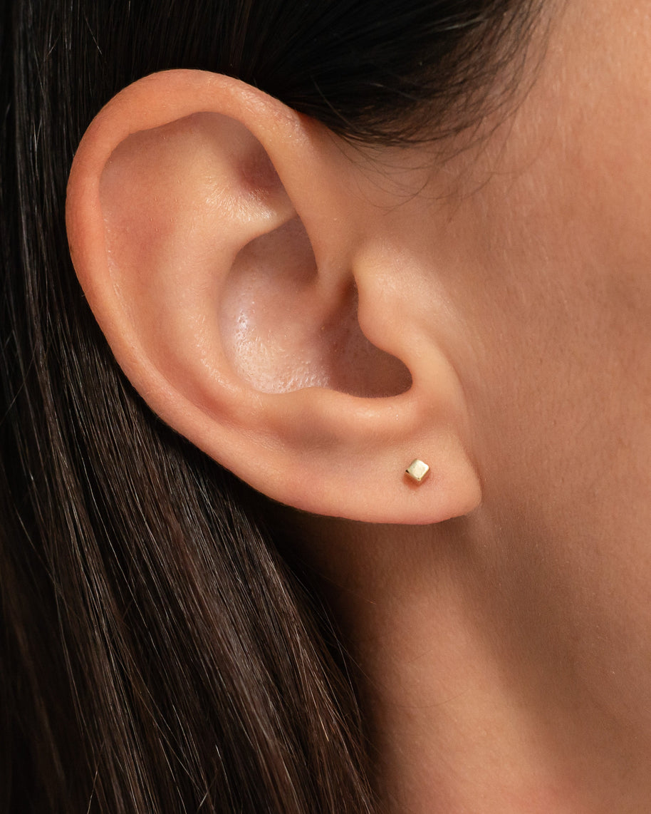 Zoe Lev 14k Gold Small Cube Stud Earrings