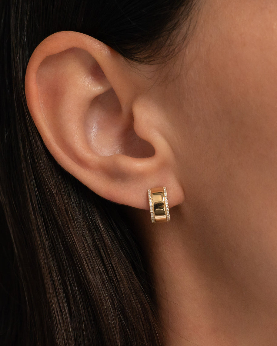 Zoe Lev Diamond Thick Huggie Earrings