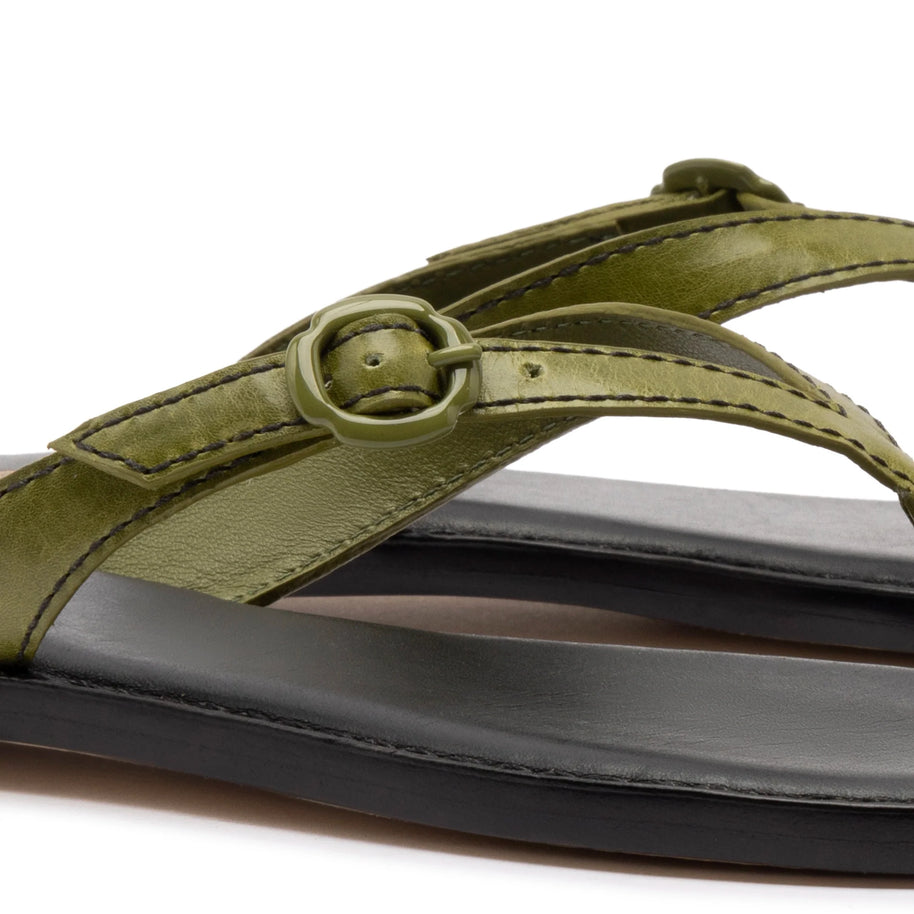 Mary Kate Flat Sandal In Seaweed Leather