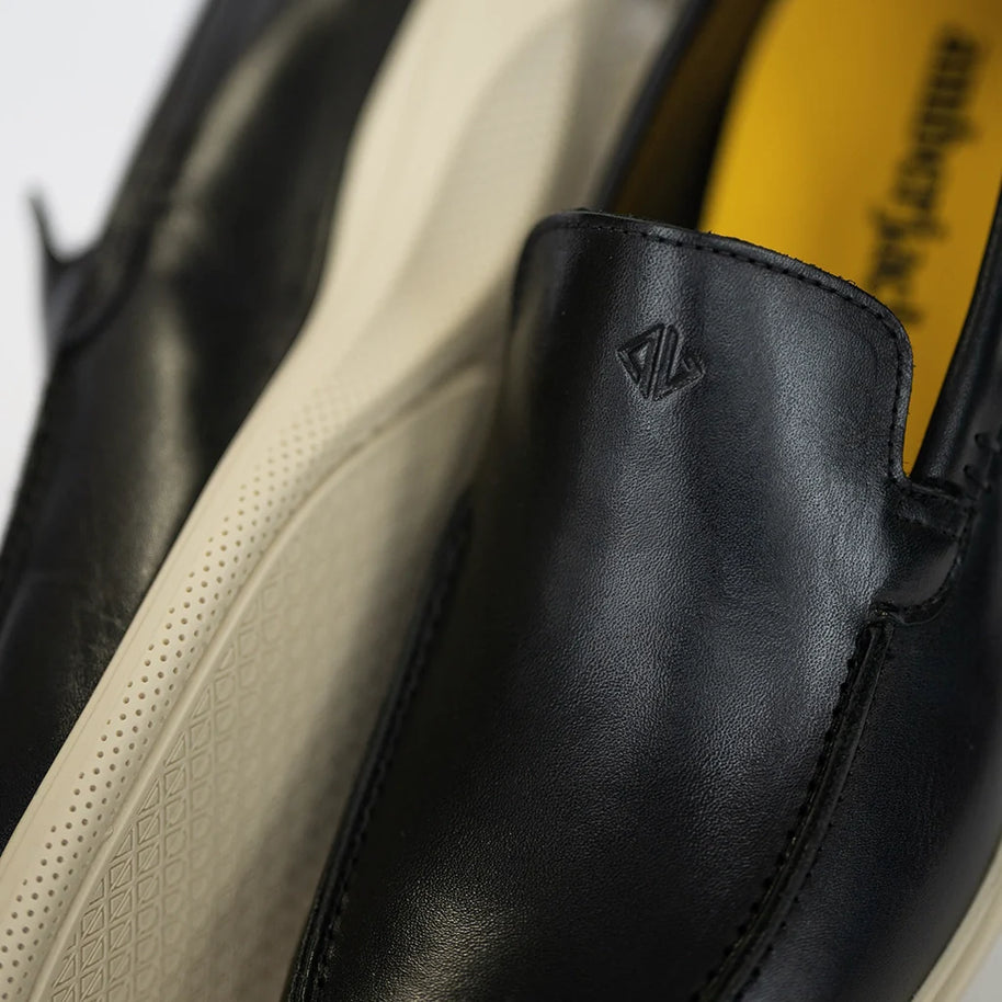Amberjack The Loafer (Obsidian & Cream)