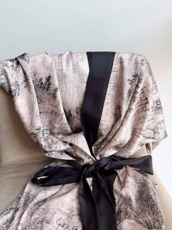 Ulivary Short Kimono Robe Ink Painting