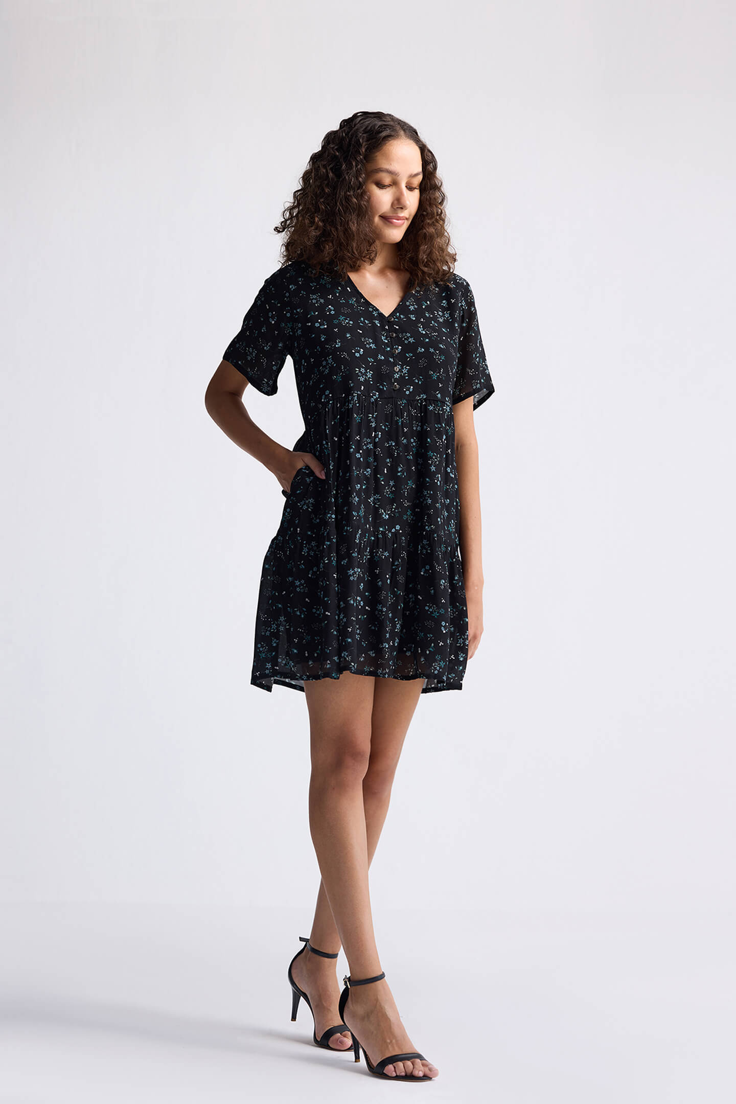 Reistor Floral Short Tiered Dress in Dark Blue