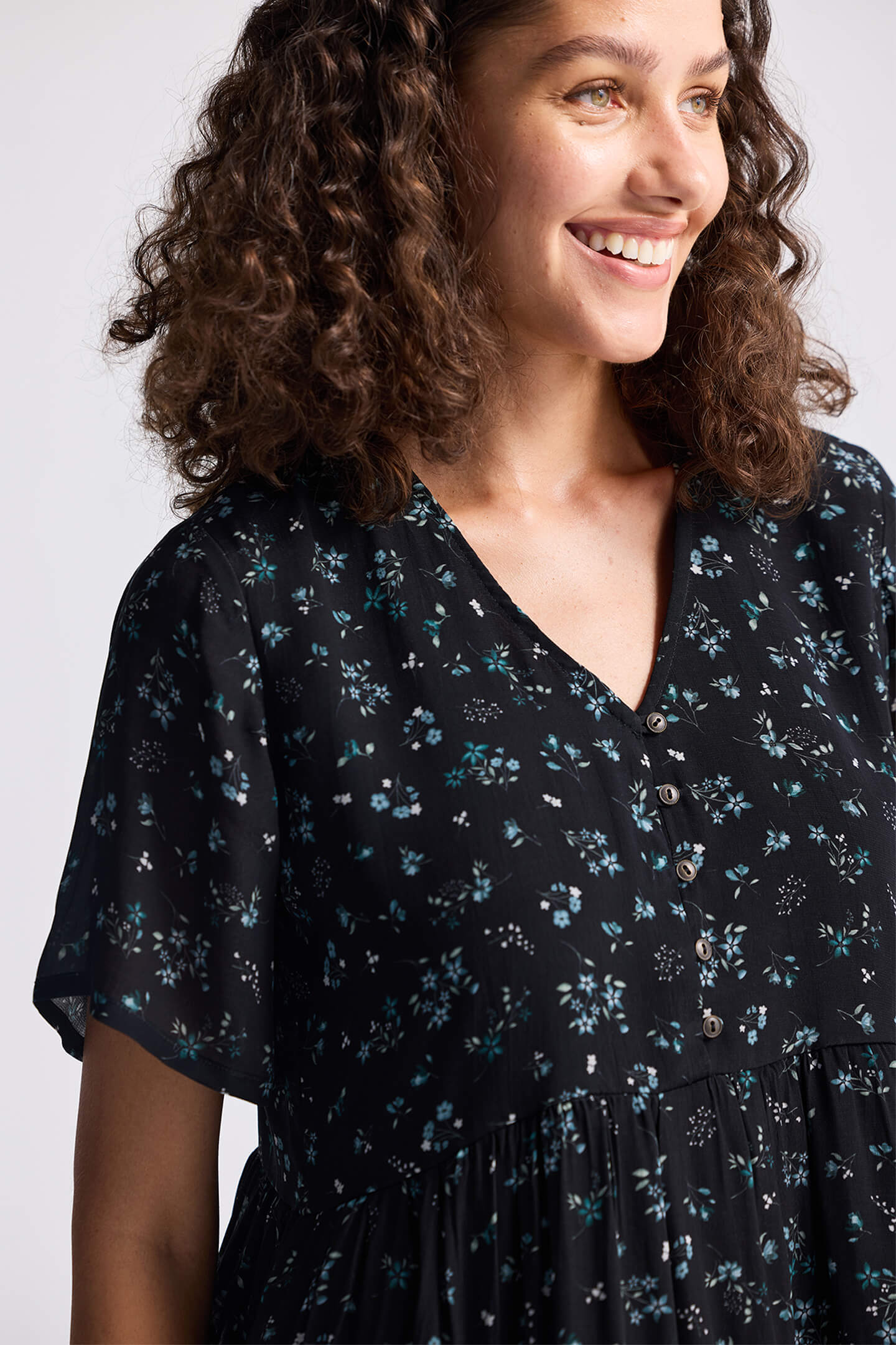 Reistor Floral Short Tiered Dress in Dark Blue