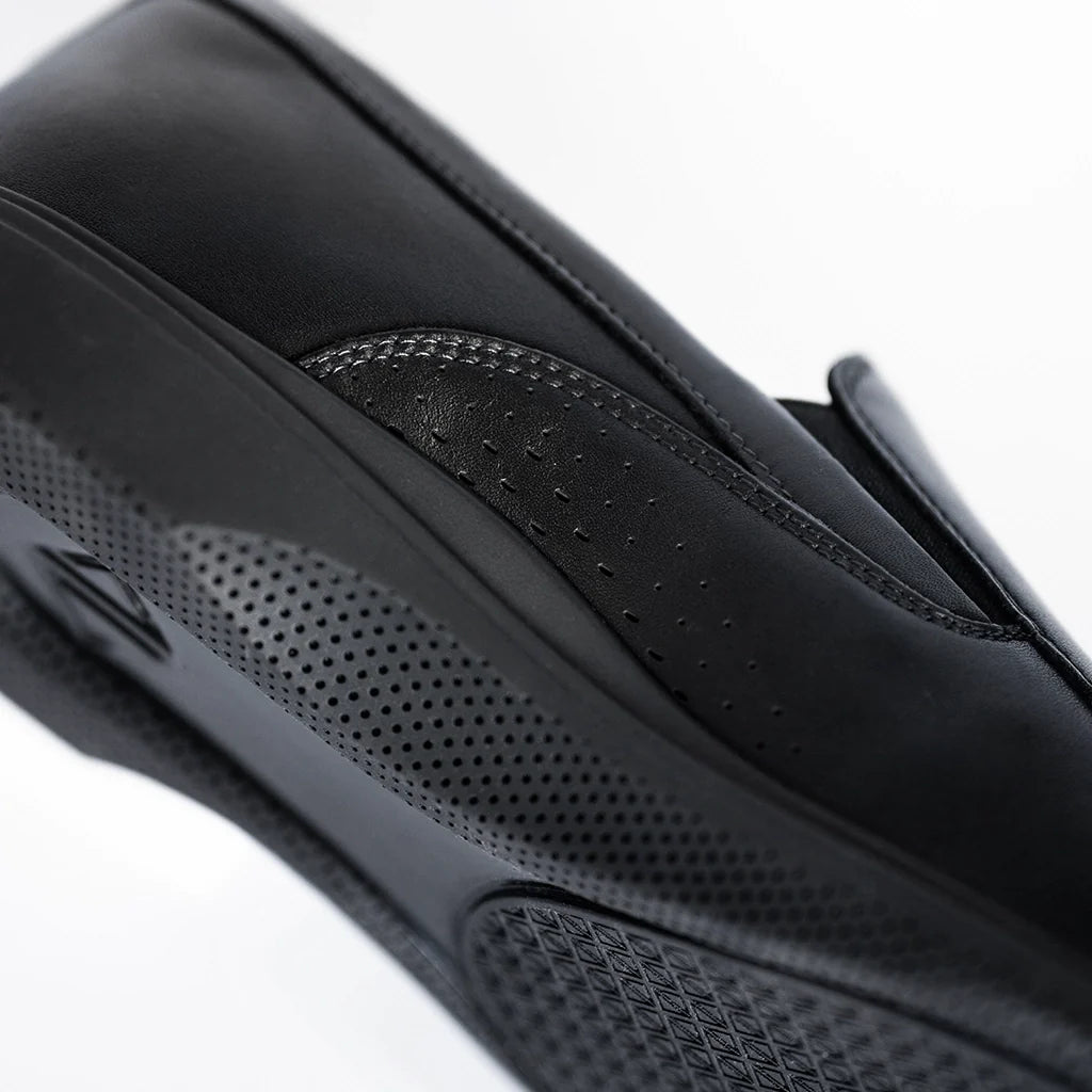 Amberjack The Slip-On (Obsidian)