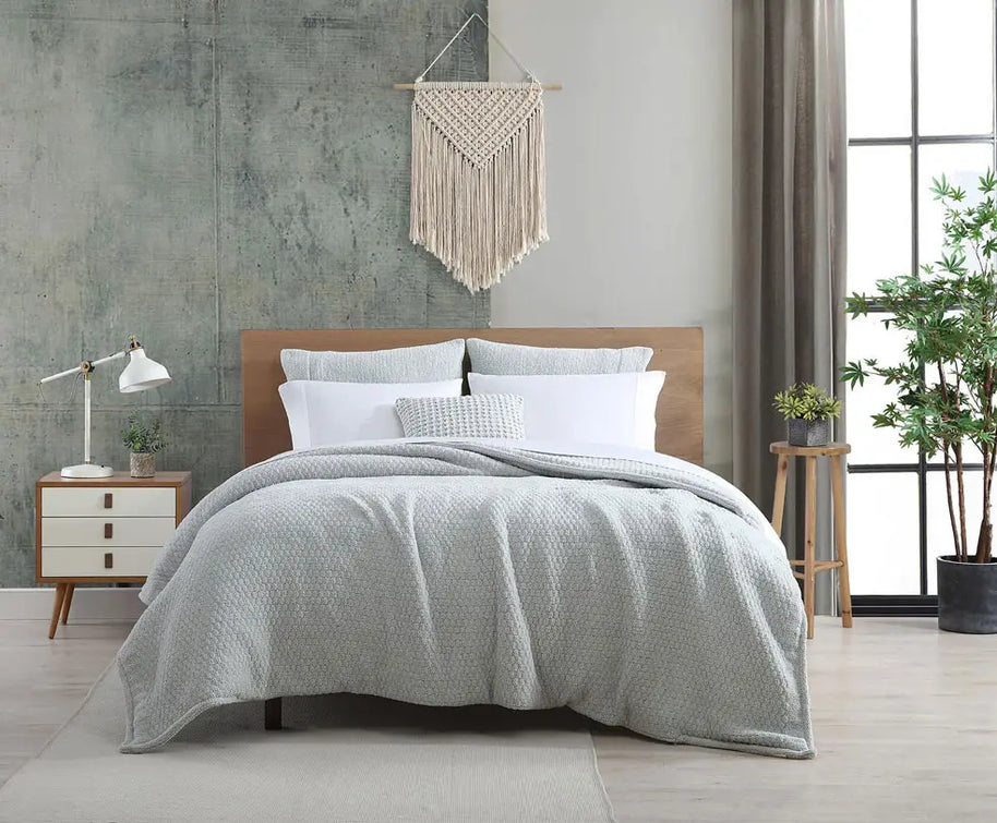 Sunday Citizen Snug Crystal Weighted Blanket (more Colors)