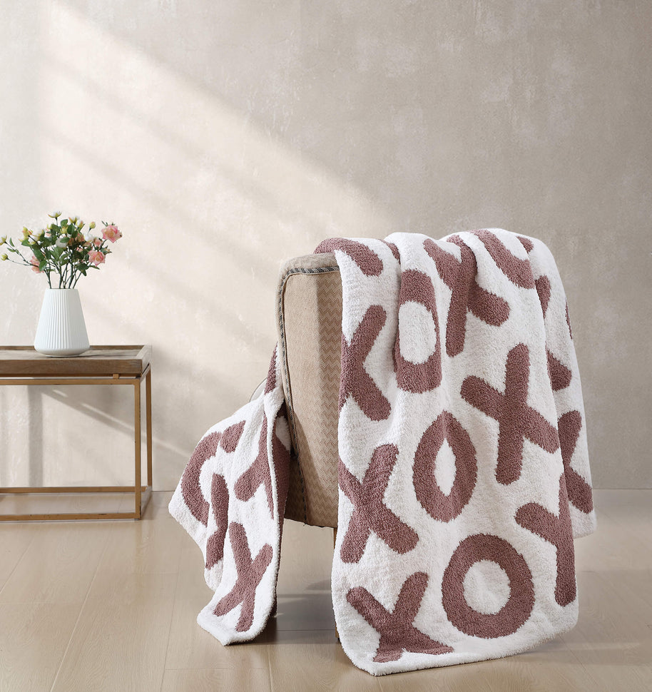 Sunday Citizen XOXO Throw Blanket (more Colors)
