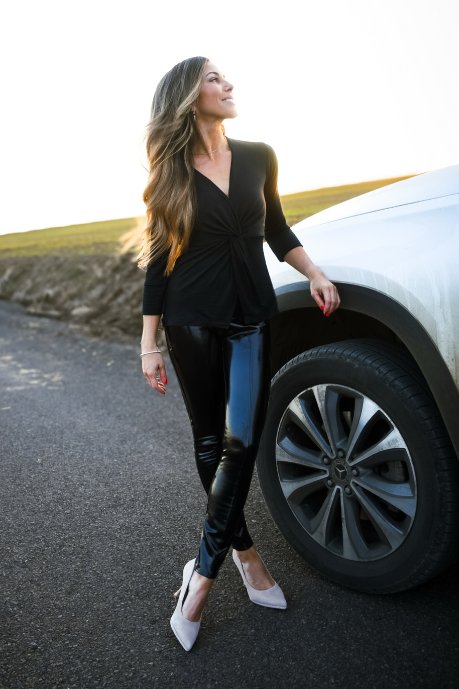 Reistor Twist Front Knit Shirt in Black