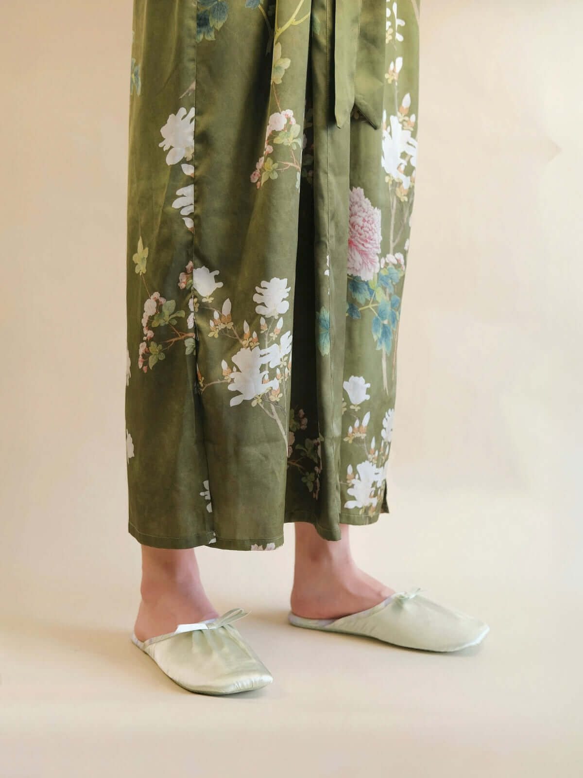 Ulivary Ink Floral Print Slippers (more colors)