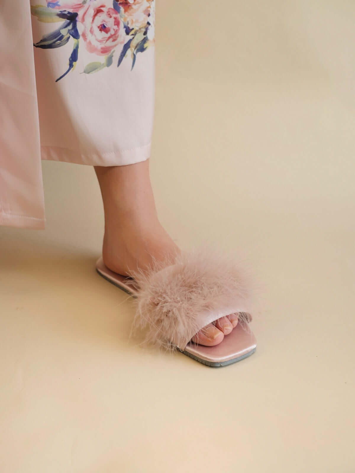 Ulivary Classic Feather Slippers (more colors)