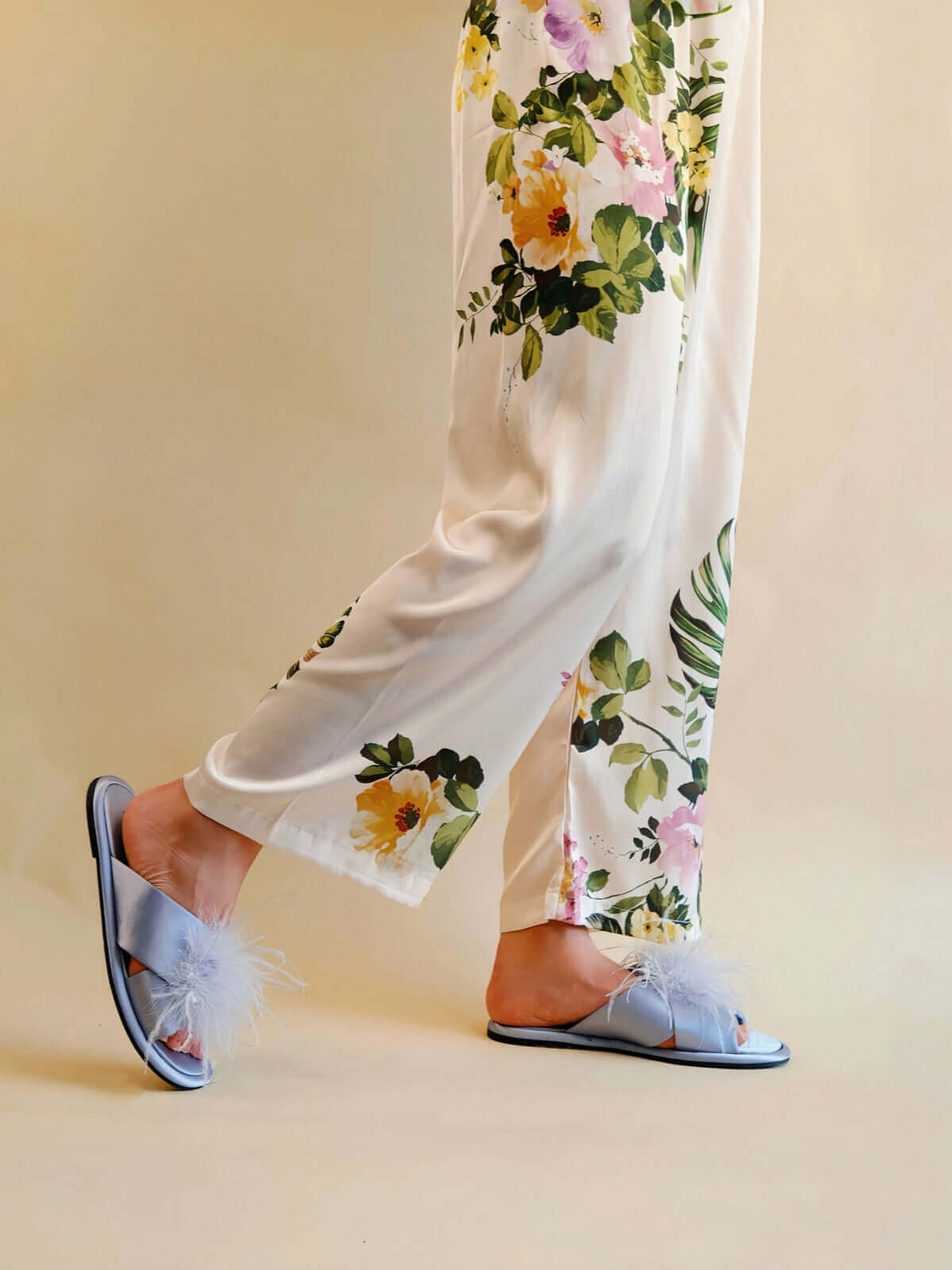 Ulivary Luxe Feather Slippers (more colors)
