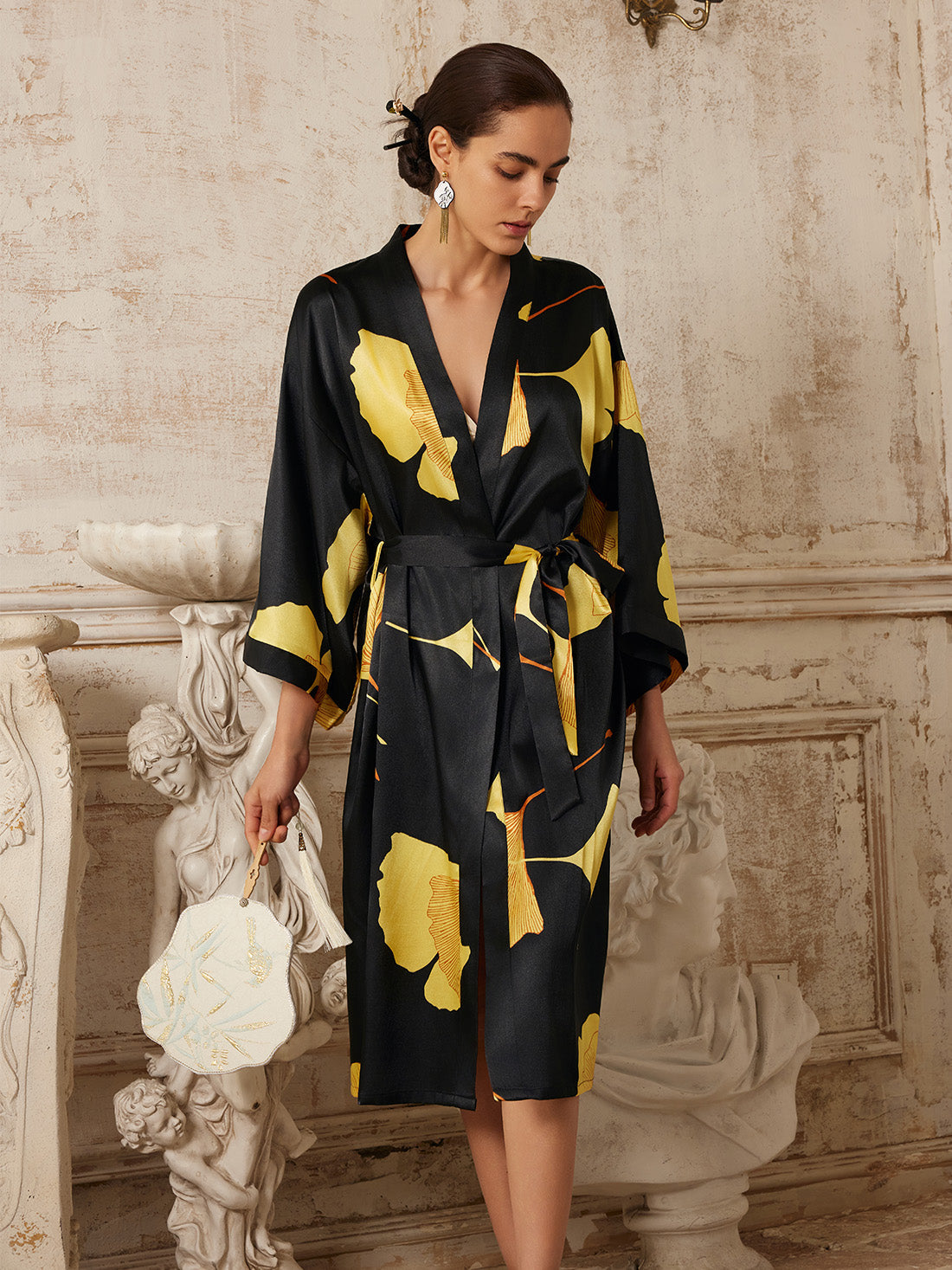 Ulivary Yellow Ginkgo Leaf Print Black Kimono Robe