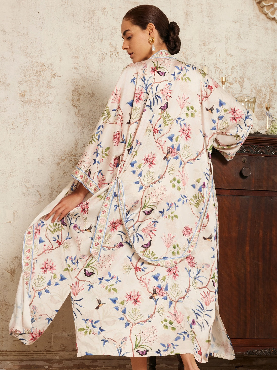 Ulivary Beige Chinoiserie Floral Long Kimono Robe with Pockets