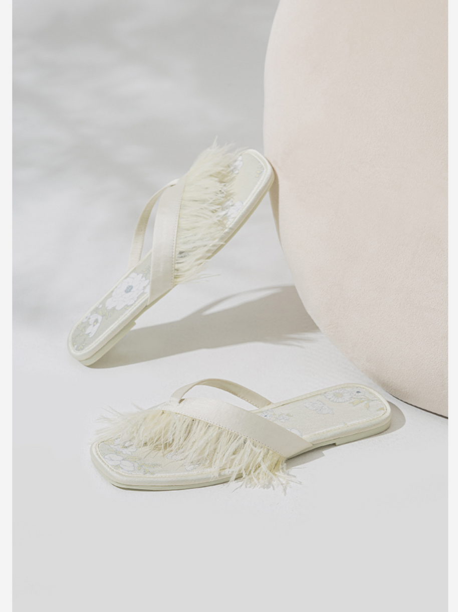 Ulivary Elegant Summer Toe Ring Slippers (more colors)