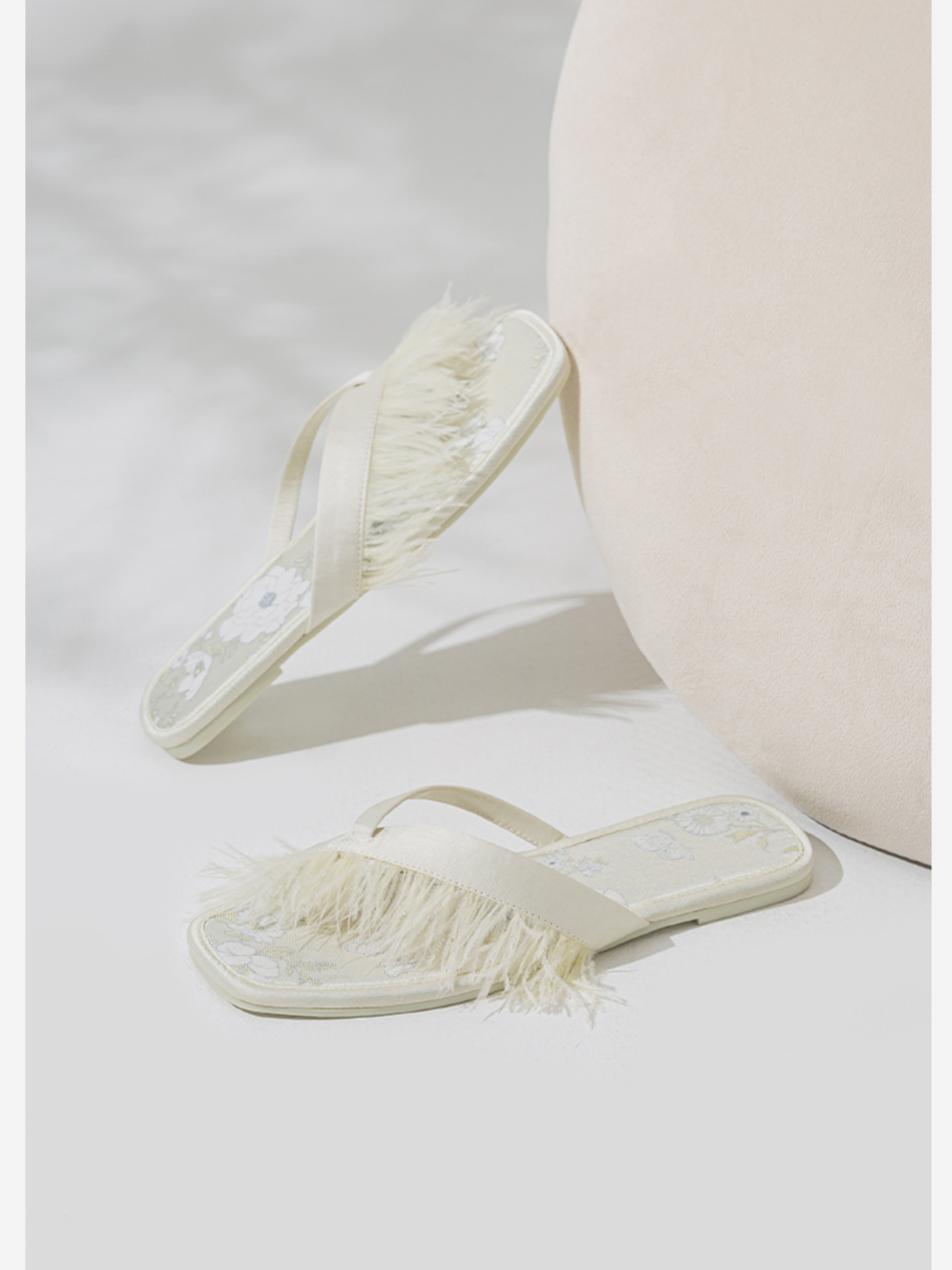 Ulivary Elegant Summer Toe Ring Slippers (more colors)