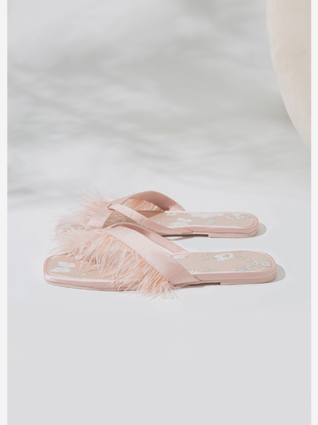 Ulivary Elegant Summer Toe Ring Slippers (more colors)