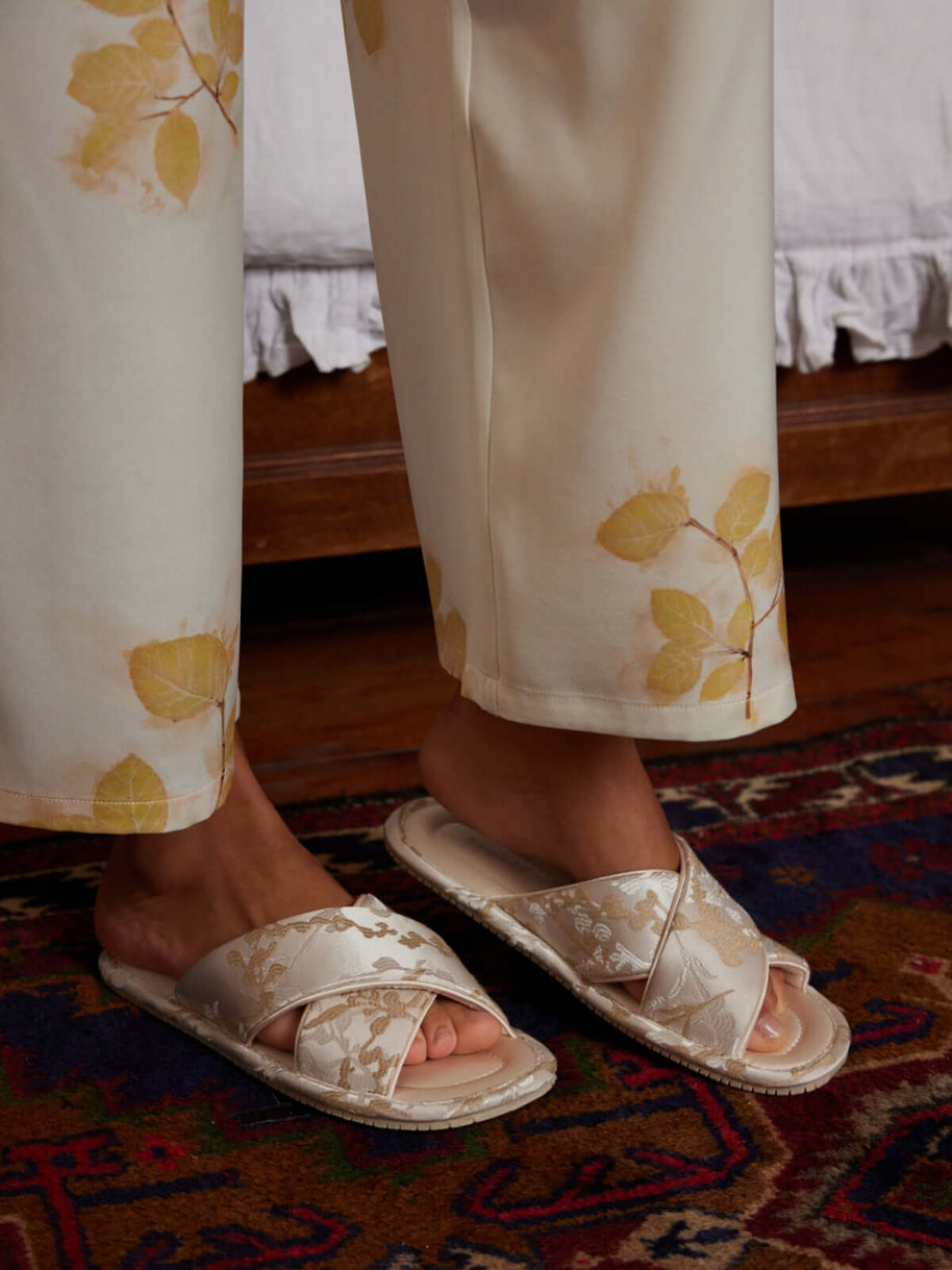 Ulivary Classic Cross-Strap Embroidery Slippers (more colors)