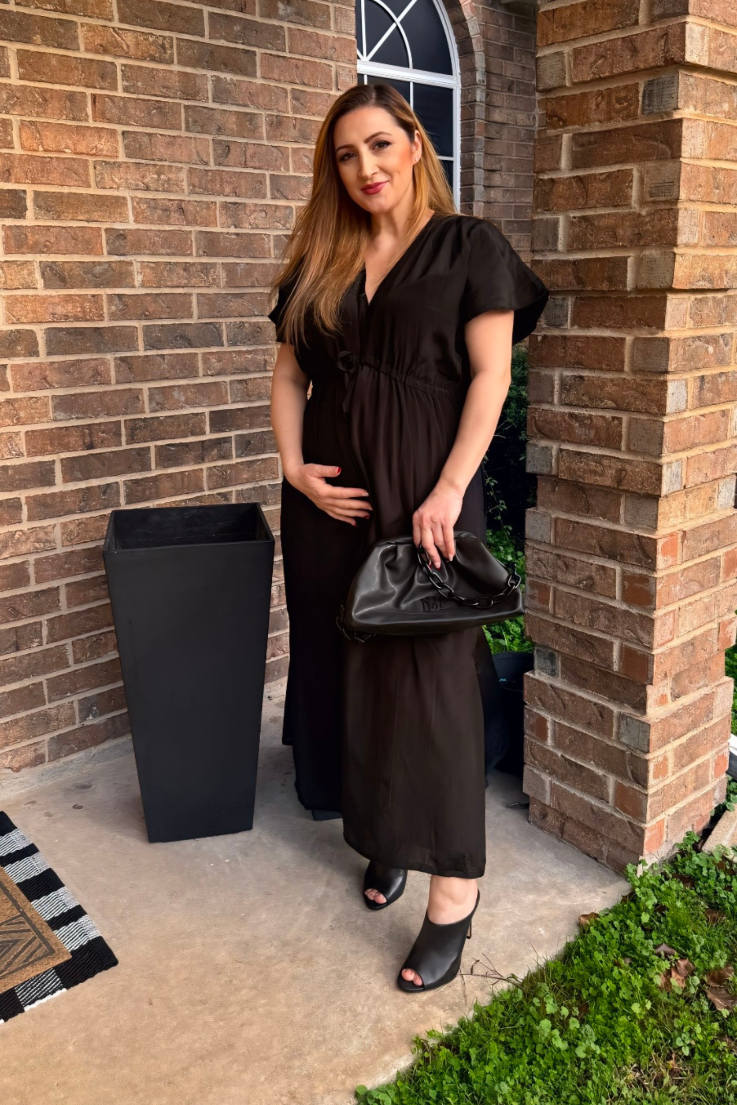 Reistor V-neck Gathered Maxi Dress in Black