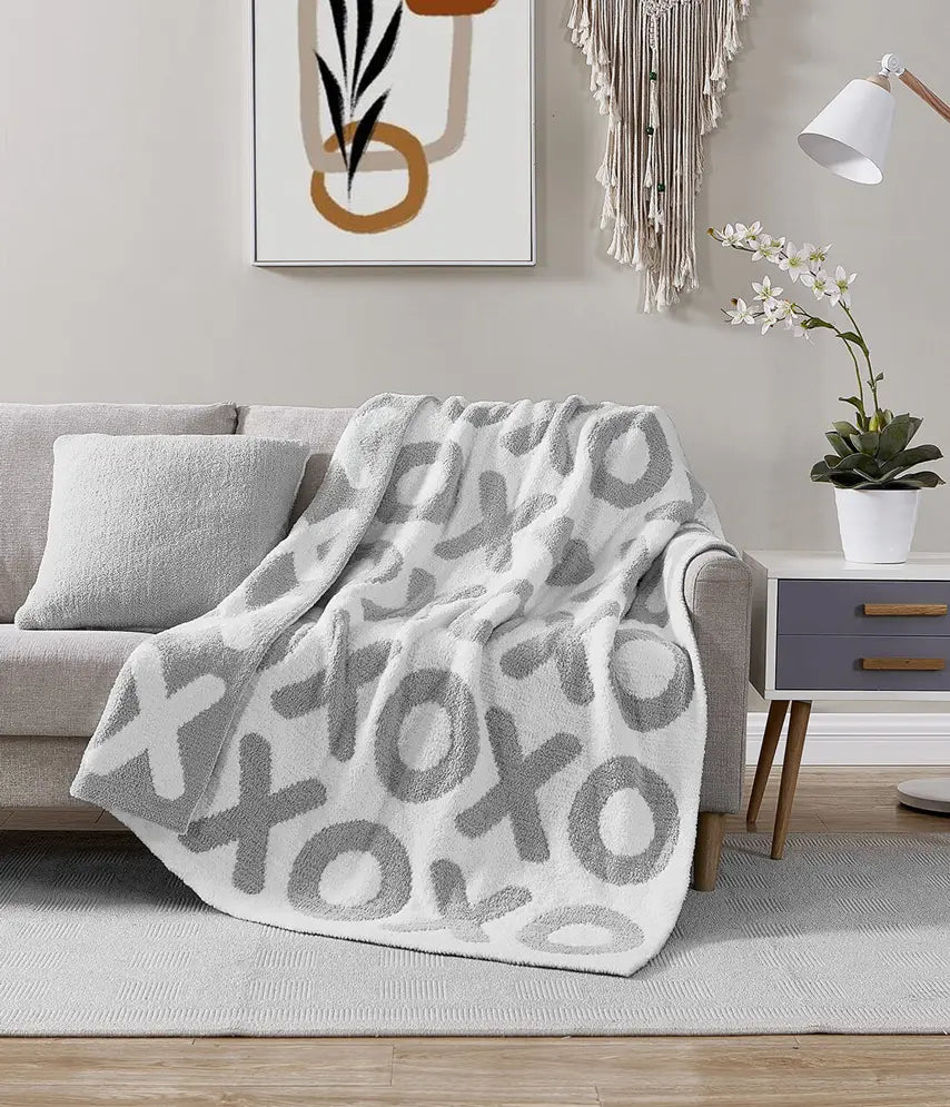 Sunday Citizen XOXO Throw Blanket (more Colors)
