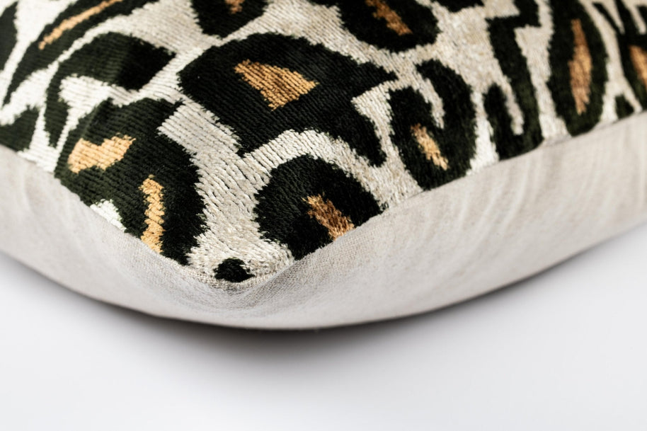 Canvello Luxurious 16x24 Handmade Velvet Silk Pillow With Premium Down Feather Insert - Tiger Print Design