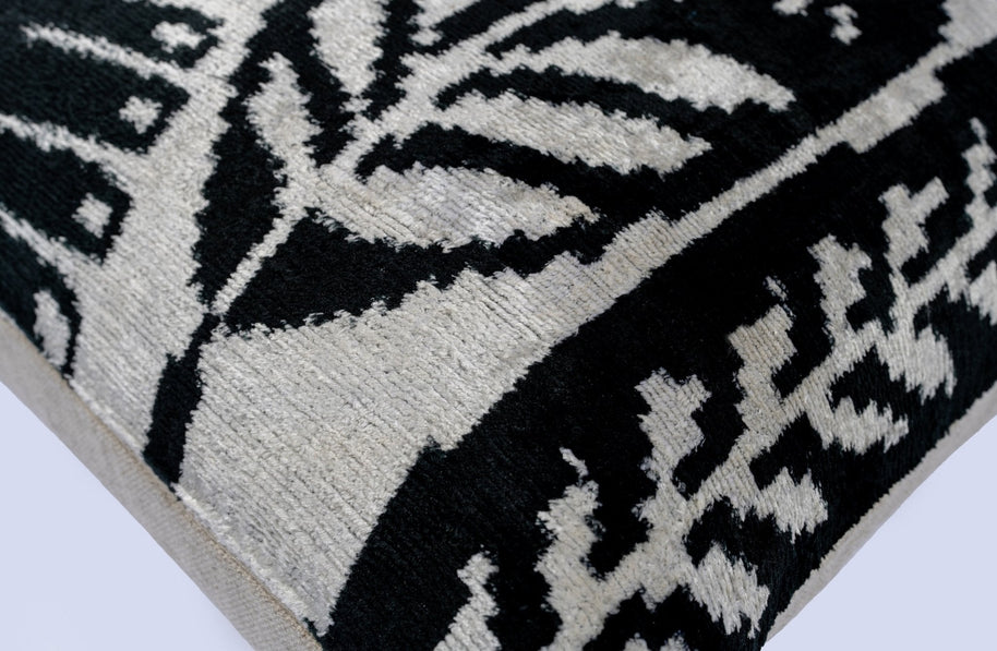 Handmade Velvet Throw Pillow With Black And White Abstract Eye Design - High-Quality 20x20 Inch Decorative Accent With Premium Down Feather Insert