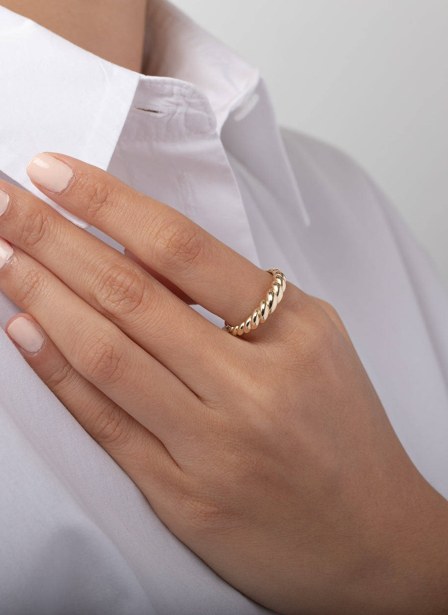 Zoe Lev 14k Gold Croissant Ring