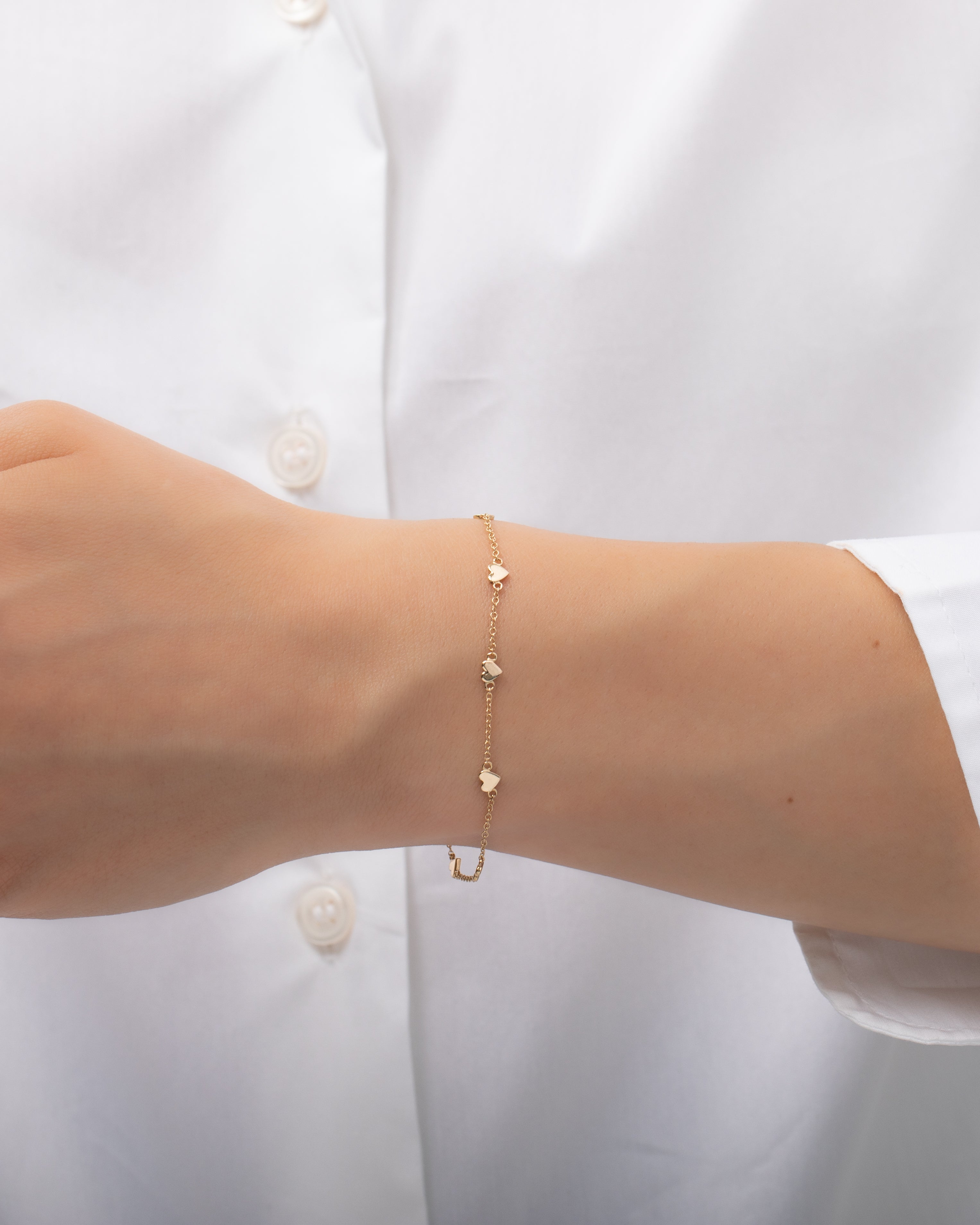 Zoe Lev 14k Gold Hearts Charm Bracelet