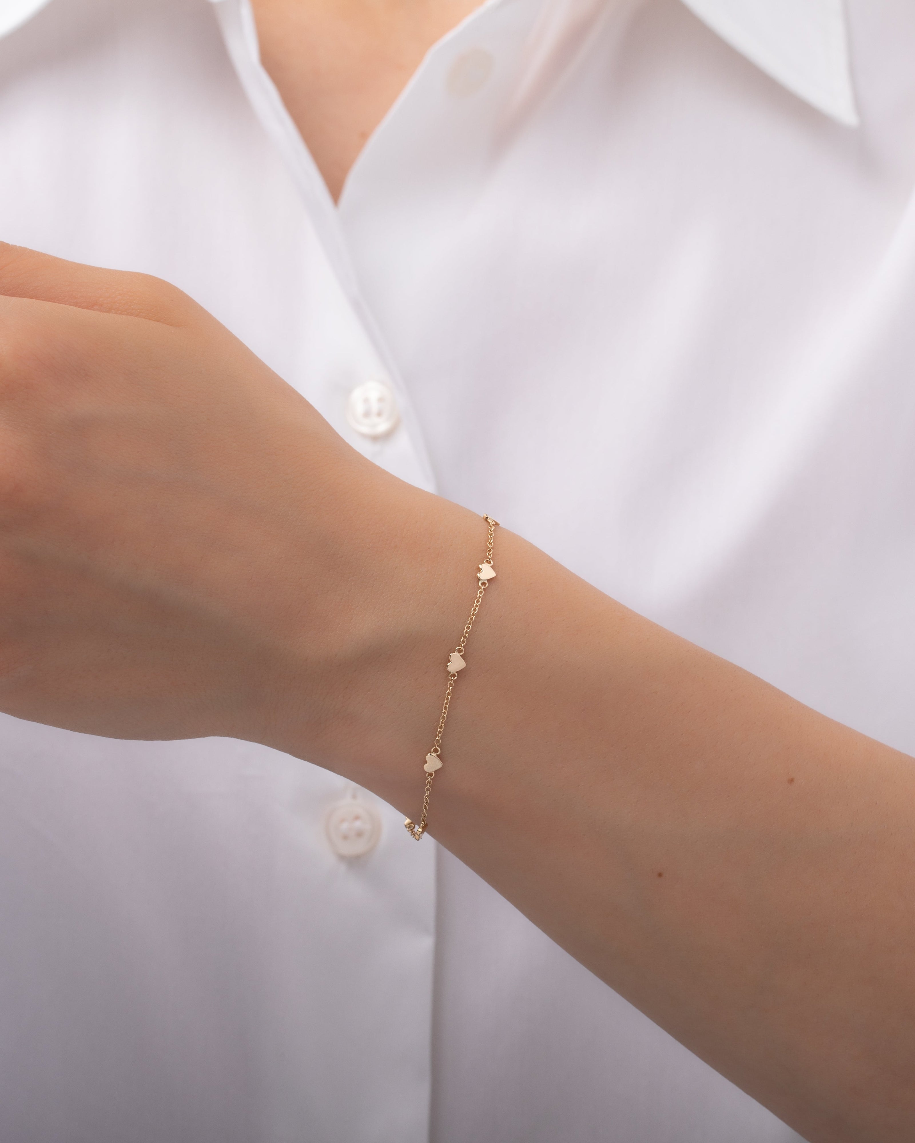Zoe Lev 14k Gold Hearts Charm Bracelet