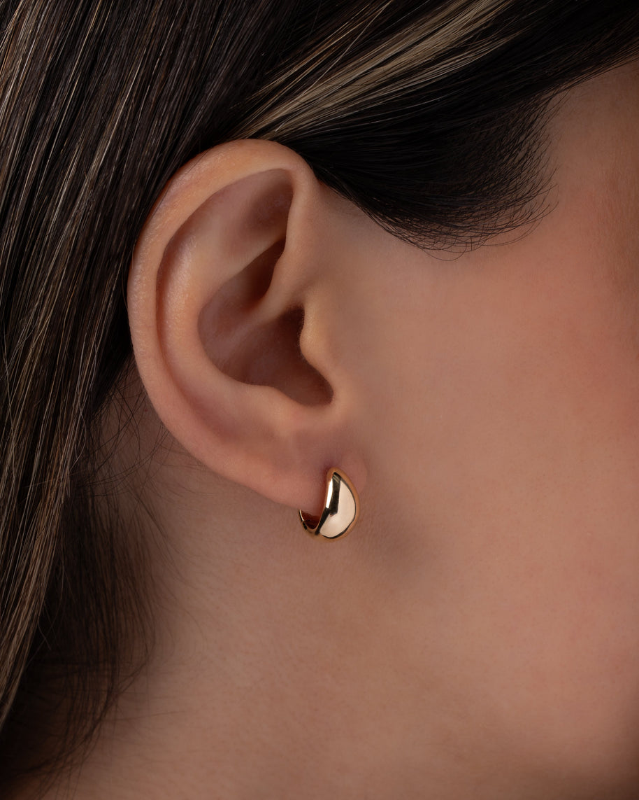 Zoe Lev 14k Gold Thick Dome Huggie Earrings