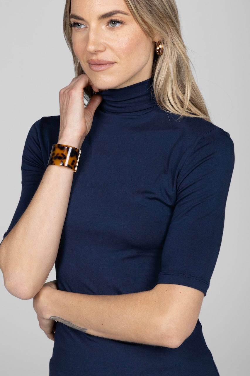 KiraGrace GRACE MOCKNECK TEE: MARINE NAVY