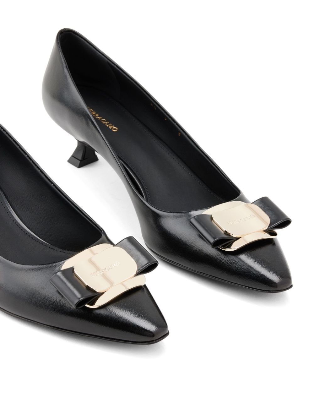 Ferragamo Vara Bow Pump In Black