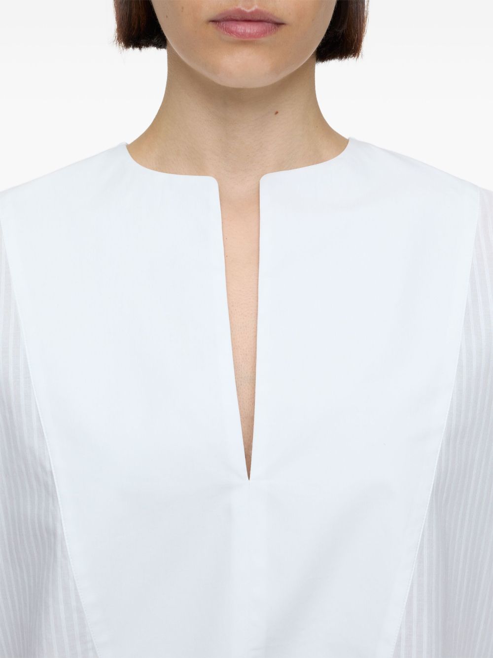 Closed Cotton V-Veck Top White