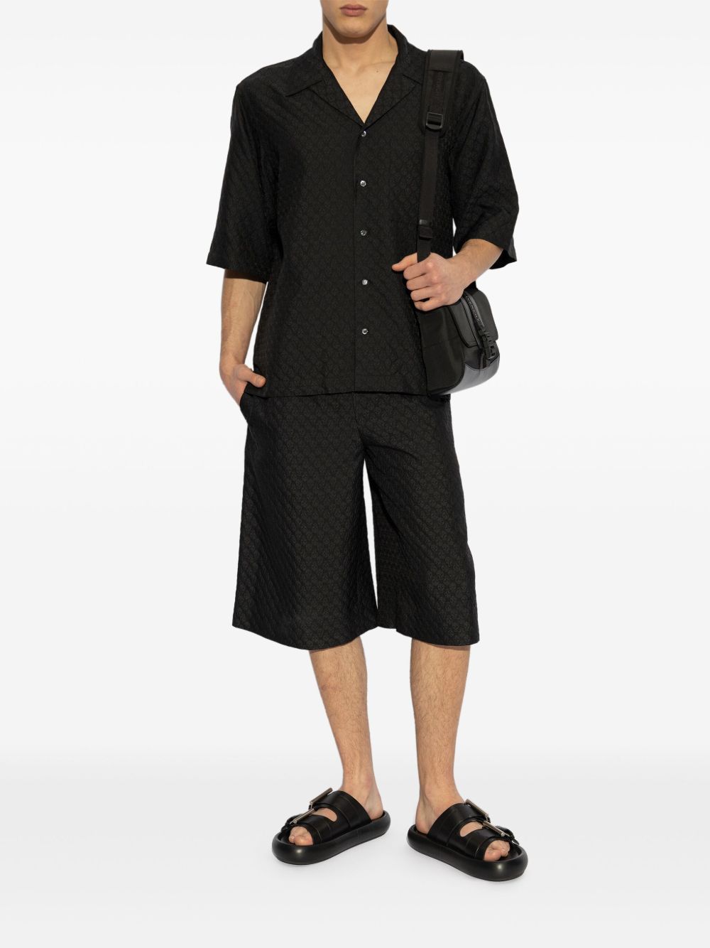 Alexander McQueen Shorts In Black