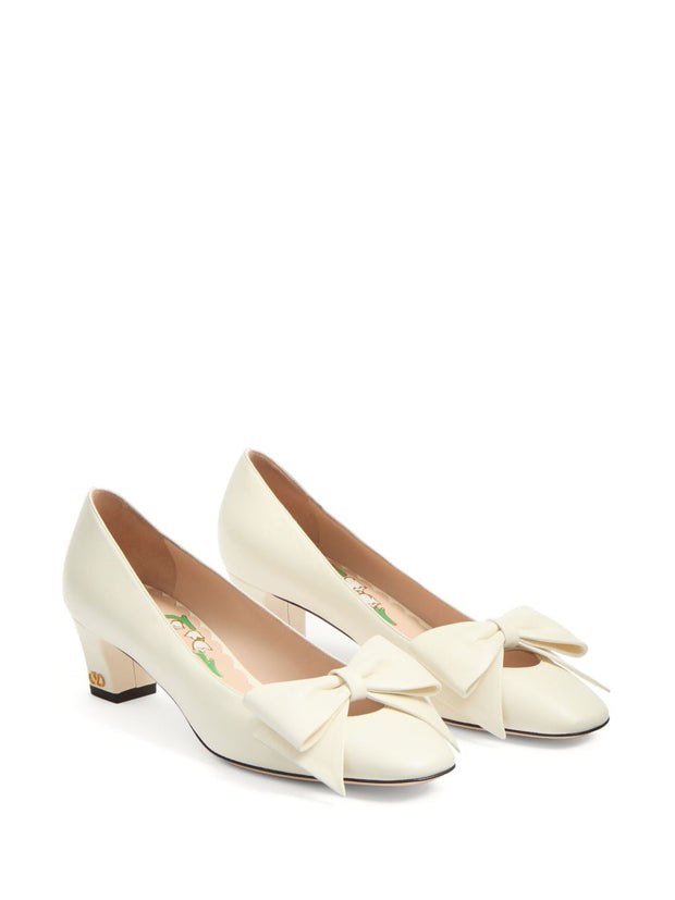 Valentino Garavani Bowow Leather Pumps - Ivory