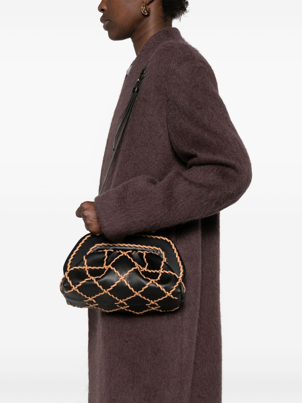 THEMOIRE' Tia Clutch Bag In Black