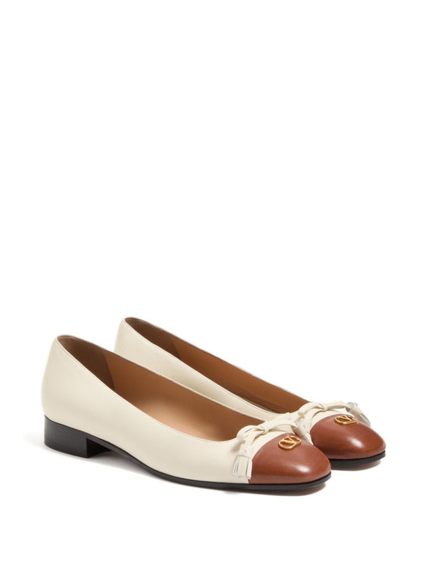 Valentino Garavani Valet Du Roi Leather Ballet Flats - White