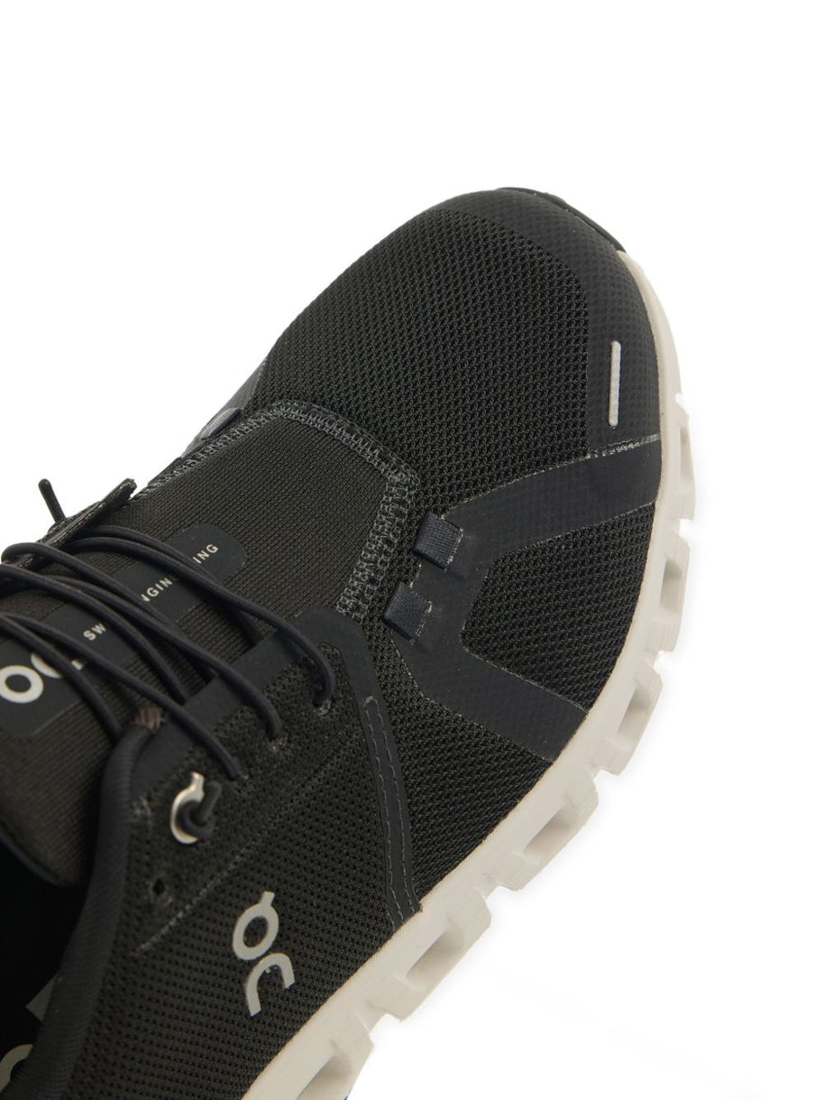 ON Cloud 5 Sneakers