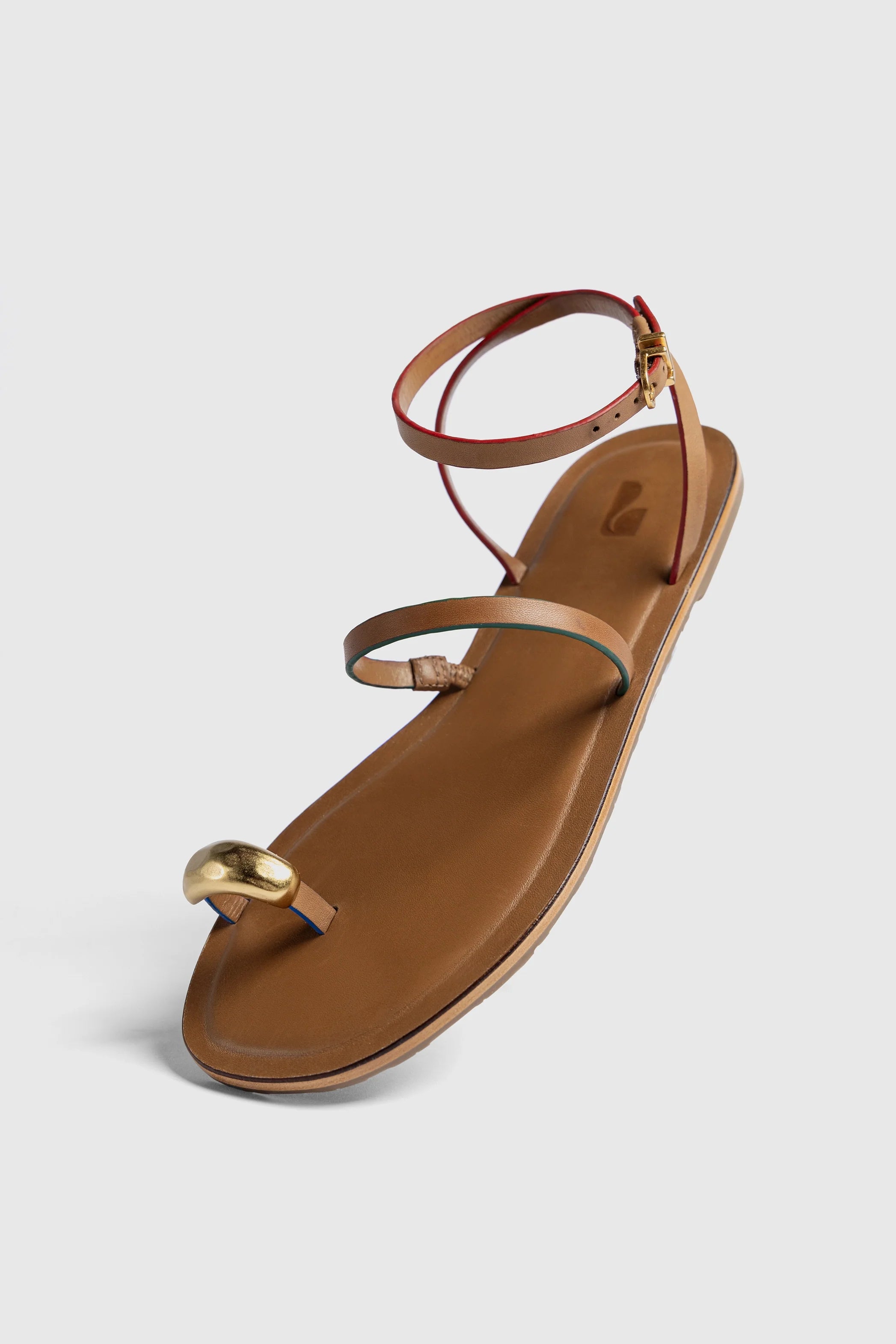 Larroude Biarritz Flat Sandal In Light Caramel Leather