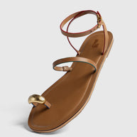 Larroude Biarritz Flat Sandal In Light Caramel Leather