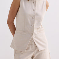 Reistor Cotton Tweed Shorts in Cream