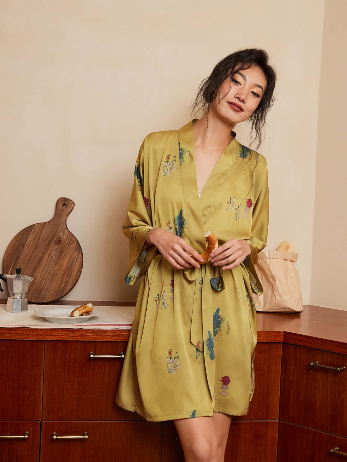 Ulivary Short Kimono Robe Murals